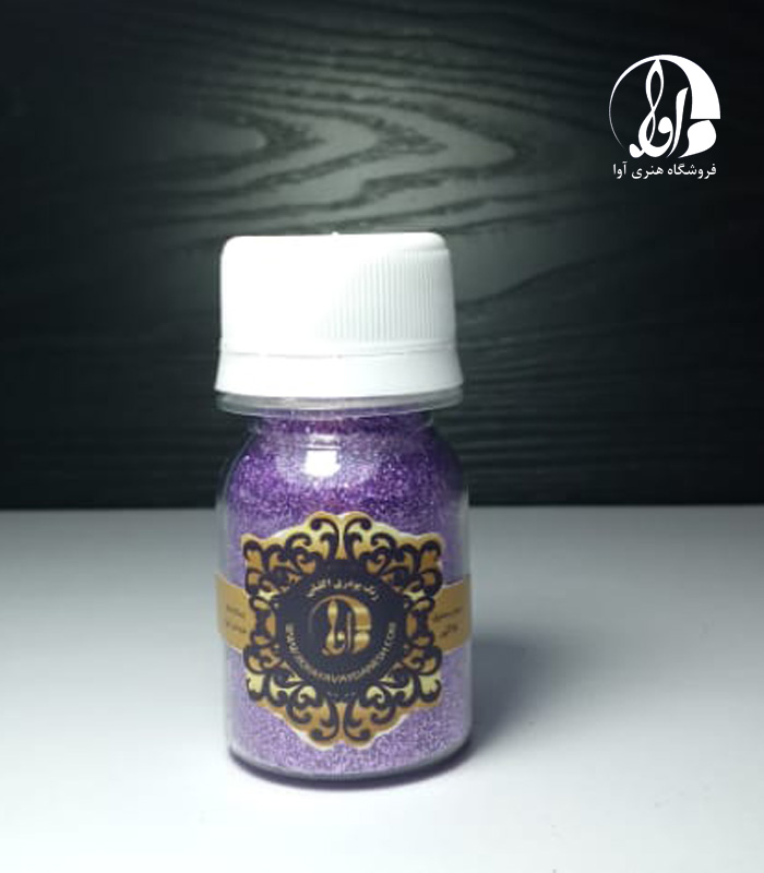  پودر اکلیل ذرات ریز و براقی هستند که نور را در جهات مختلف بازتاب داده و باعث تلالو و درخشندگی سطح می‌شوند.پودرهای اکلیلی شکل، ابعاد و تنوع رنگ فراوانی دارند و از دیرباز جایگاه خاصی در بین هنرمندان برای ساخت آثار پر زرق و برق و جذاب داشته اند.